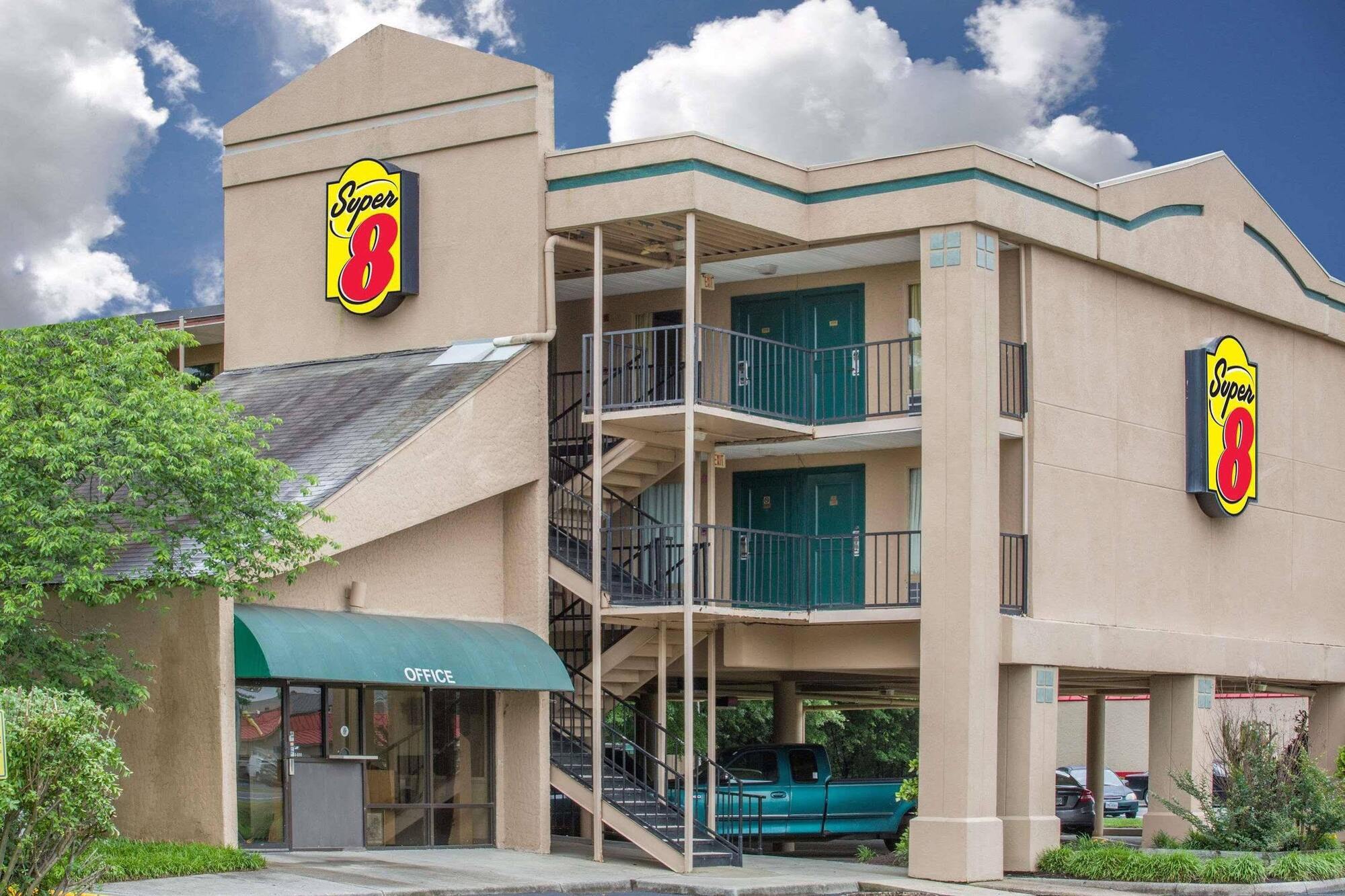 Super Inn Уилямсбърг Екстериор снимка